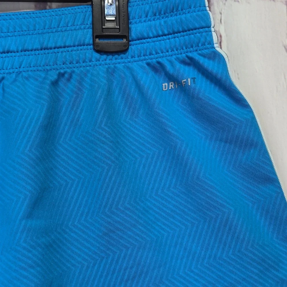 Nike‎ Dri-FIT Womens Blue Chevron Textured Athletic Running Shorts Size M